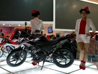 Honda-CBR150R-Street-fire