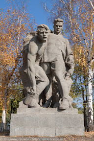 Скульптура на Площади Героев