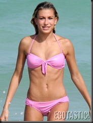 hailey-baldwin-in-a-pink-bikini-in-miami-beach-06-675x900