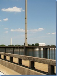 1269 Washington, DC - I-66 (US 50) - Theodore Roosevelt Memorial Bridge crossing Potomac River - view of Washington Monument (left) & Lincoln Memorial (right) 1269 Washington, DC - I-66 (US 50) - Theodore Roosevelt Memorial Bridge crossing Potomac River - view of Washington Monument (left) & Lincoln Memorial (right)