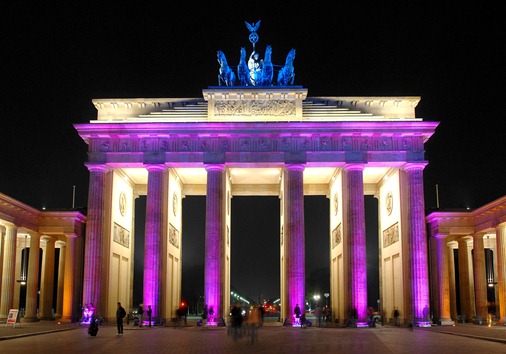 Brandenburger Tor beleuchtet l