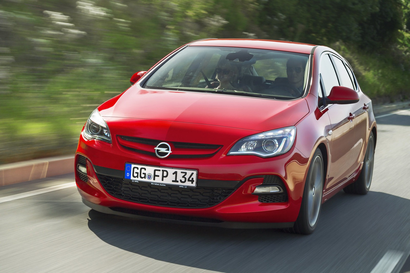 Opel-Vauxhall-Astra-BiTurbo-2%25255B2%25255D.jpg
