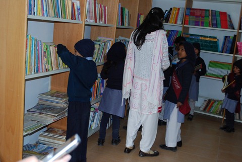 Rotary Books for the World_Hashoo Foundation Distribution (99) Rotary Books for the World_Hashoo Foundation Distribution (99)