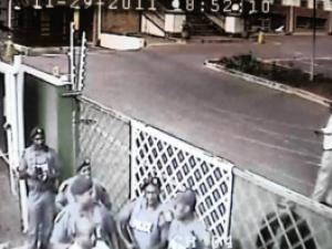 [NIGERIAN%2520CONSULATE%2520BRAMLEY%2520SOUTH%2520AFRICA%2520SOUTH%2520AFRICAN%2520POLICE%2520TRIED%2520TO%2520INVADE%2520PREMISES%2520nov%2520292011%2520tues%255B5%255D.jpg]