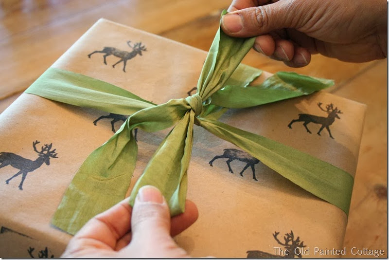 tying ribbon tying ribbon