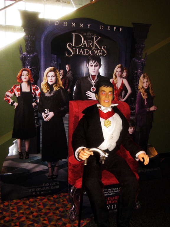 Vegyülj el Barnabas Collins és családja között 02