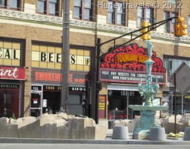 Fountain Square Theatre, with Smokehouse restaurant and the restored 