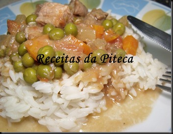 Rojões com legumes em cama de arroz aromático ( Bom Sucesso)-perto