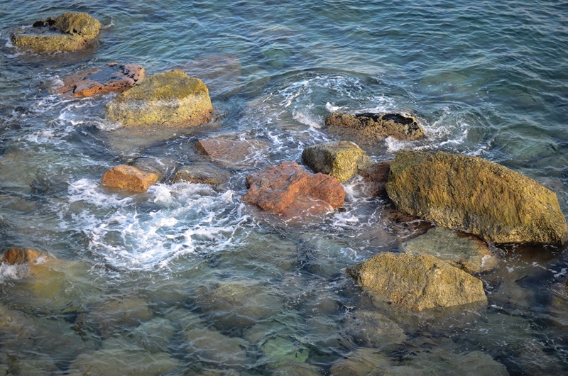 Monterosso beach rocks