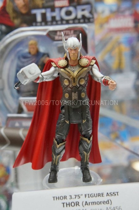 Thor Sötét világ promókép és figurák 05