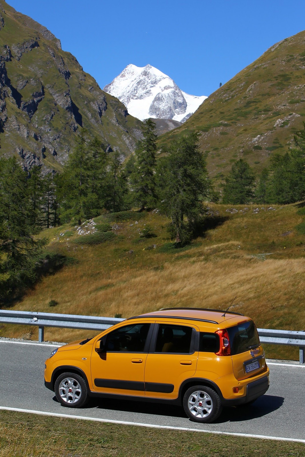 [2013-Fiat-Panda-Trekking-34%255B2%255D.jpg]