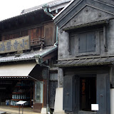Edo period sake shop and storehouse (made of metal so it won't burn) Edo period sake shop and storehouse (made of metal so it won't burn)