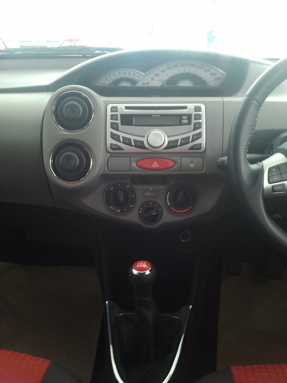 [Toyota%2520Etios%2520Sedan%2520interiors%255B3%255D.jpg]