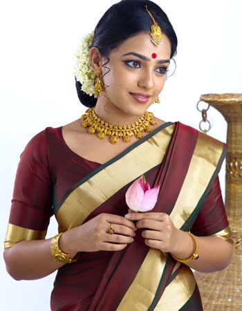 [nithya%2520menon%2520with%2520lotus%255B2%255D.jpg]