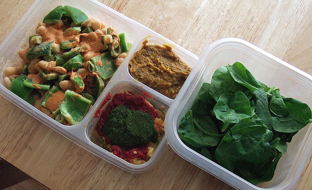 [lunchbox%2520and%2520mint%2520smoothie%2520006%255B5%255D.jpg]