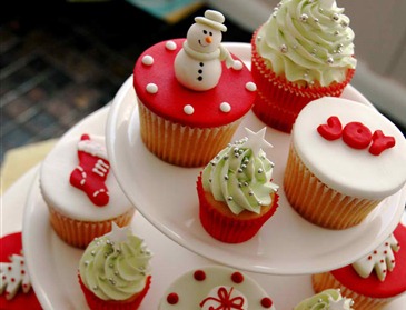 Christmas--cupcakes-460391_681_1024