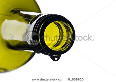 [stock-photo-green-wine-bottle-with-drop-isolated-on-white-ground-91638920%255B4%255D.jpg]