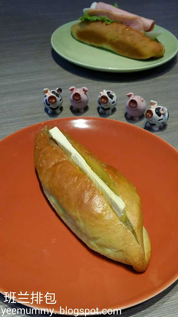 Pandan bread roll 班兰排包 Pandan bread roll 班兰排包