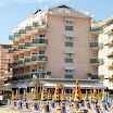 Vista dell\'hotel Nizza dalla spiaggia
