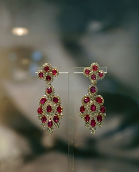 Precious-pieces-and-sentimental-keepsakes-468x581.jpg