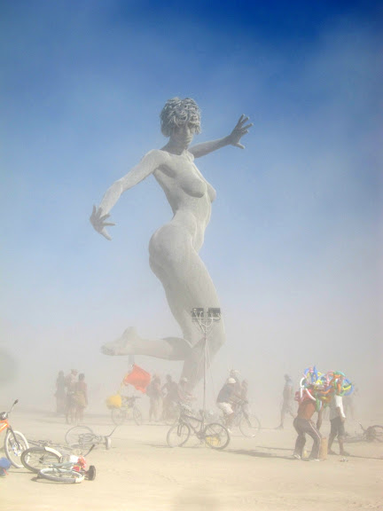  &ndash; Dancing Sculpture In Dust