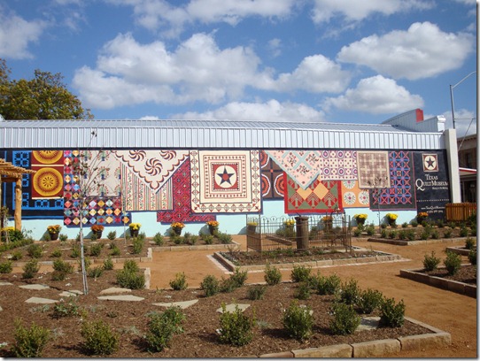 TX Quilt Museum garden