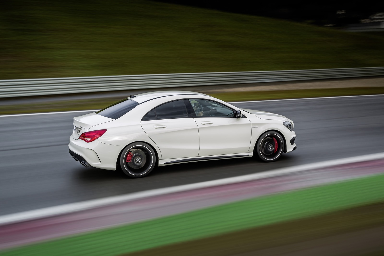 [2014-Mercedes-CLA-45-AMG-27%255B6%255D.jpg]