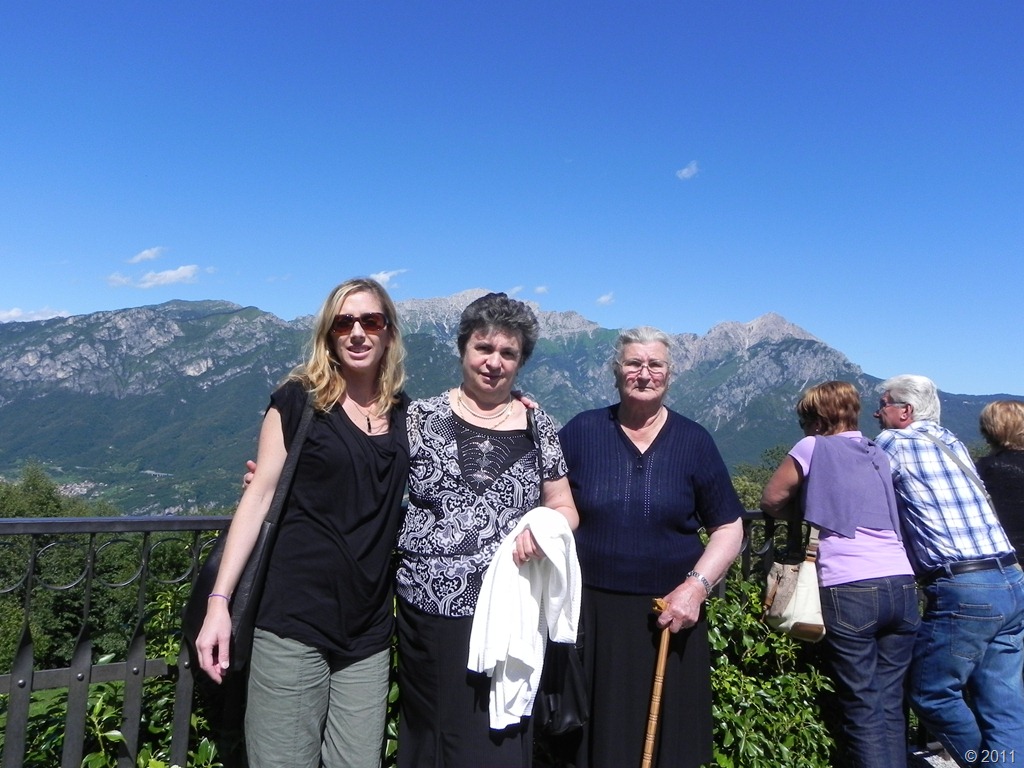 [DSCN8954%255B5%255D.jpg&description=Upside-Down Buttermilk Peach Cake and Italy')]