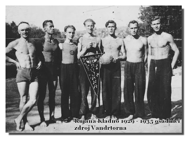 RUJANA Kladno 1929 Kačák - 1935 osadníci1 - zdroj Vandrtorna     Rujana Kladno 1929 - 1935.jpg