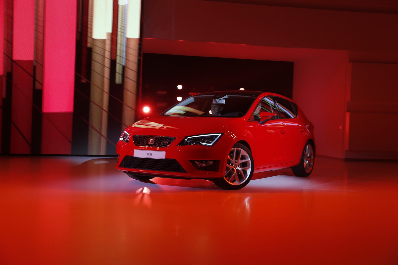 [SEAT-Leon-2013-11_1%255B2%255D.jpg]