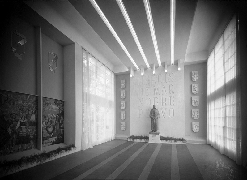 [Expo-Paris-1937.6-Sala-de-Honra1.jpg]