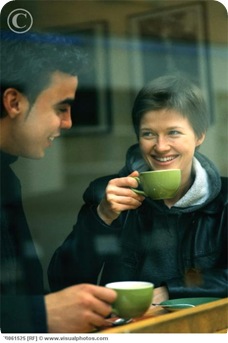 friends_drinking_coffee_in_cafe_cb061525 friends_drinking_coffee_in_cafe_cb061525