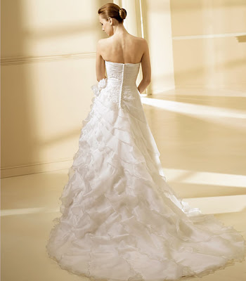 Modelo Maika - Colección Ruffles - La Sposa 2008