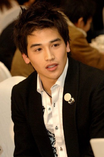 [lelaki%2520hensem%2520perkasa1%255B5%255D.jpg]
