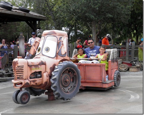 9.11.12-maters-tractorsdad-ella-elex[1]