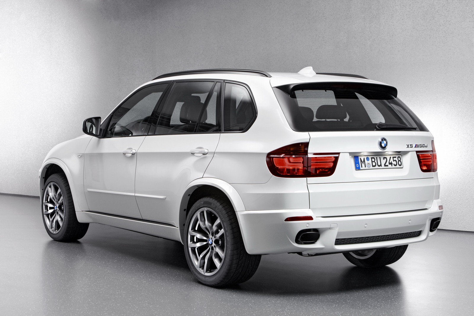 BMW-X5-M50d-5[2].jpg