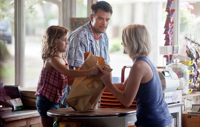 Safe Haven 'Can't Let You Go' Featurette 10