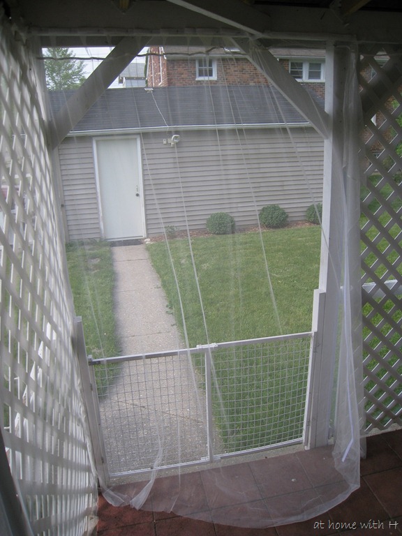 [curtain_doorway_athomewithh%255B4%255D.jpg]