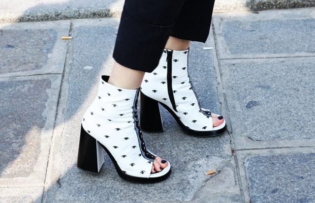 Hanne_Gaby-kenzo_Boots_Eyes-Street_Style-Dior-Paris_Fashion_Week-