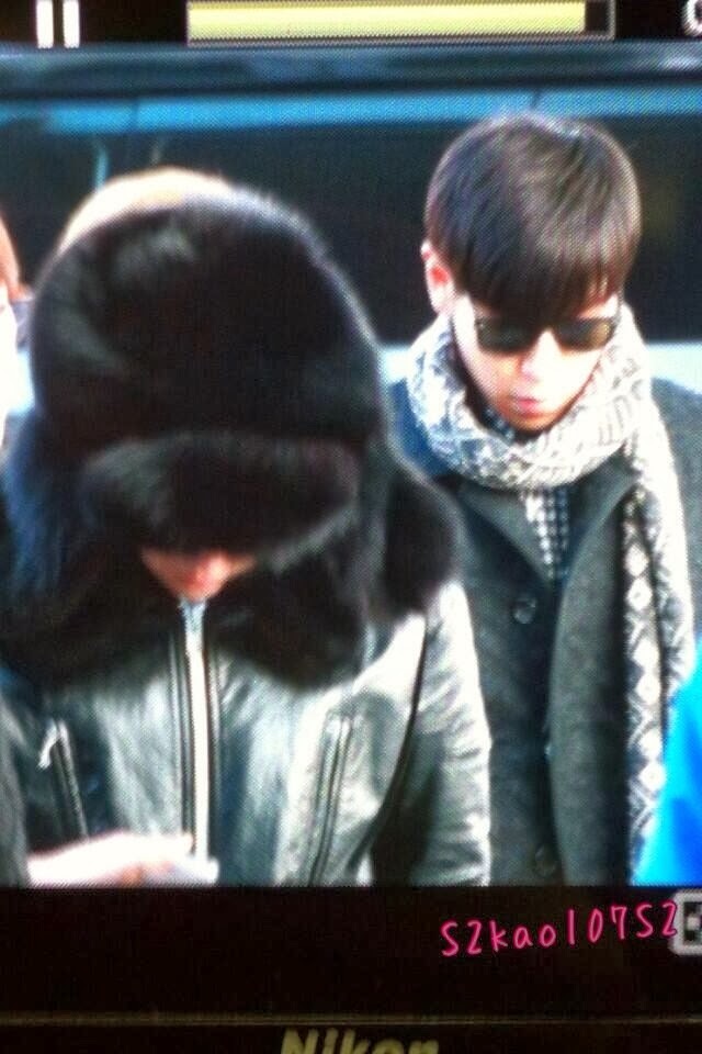 Big Bang - Incheon Airport - 06dec2013 - Fan - S2kao10752 - 01.jpg