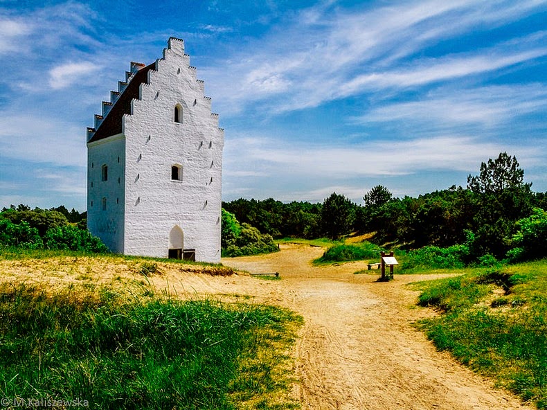 sand-covered-church-skagen-1