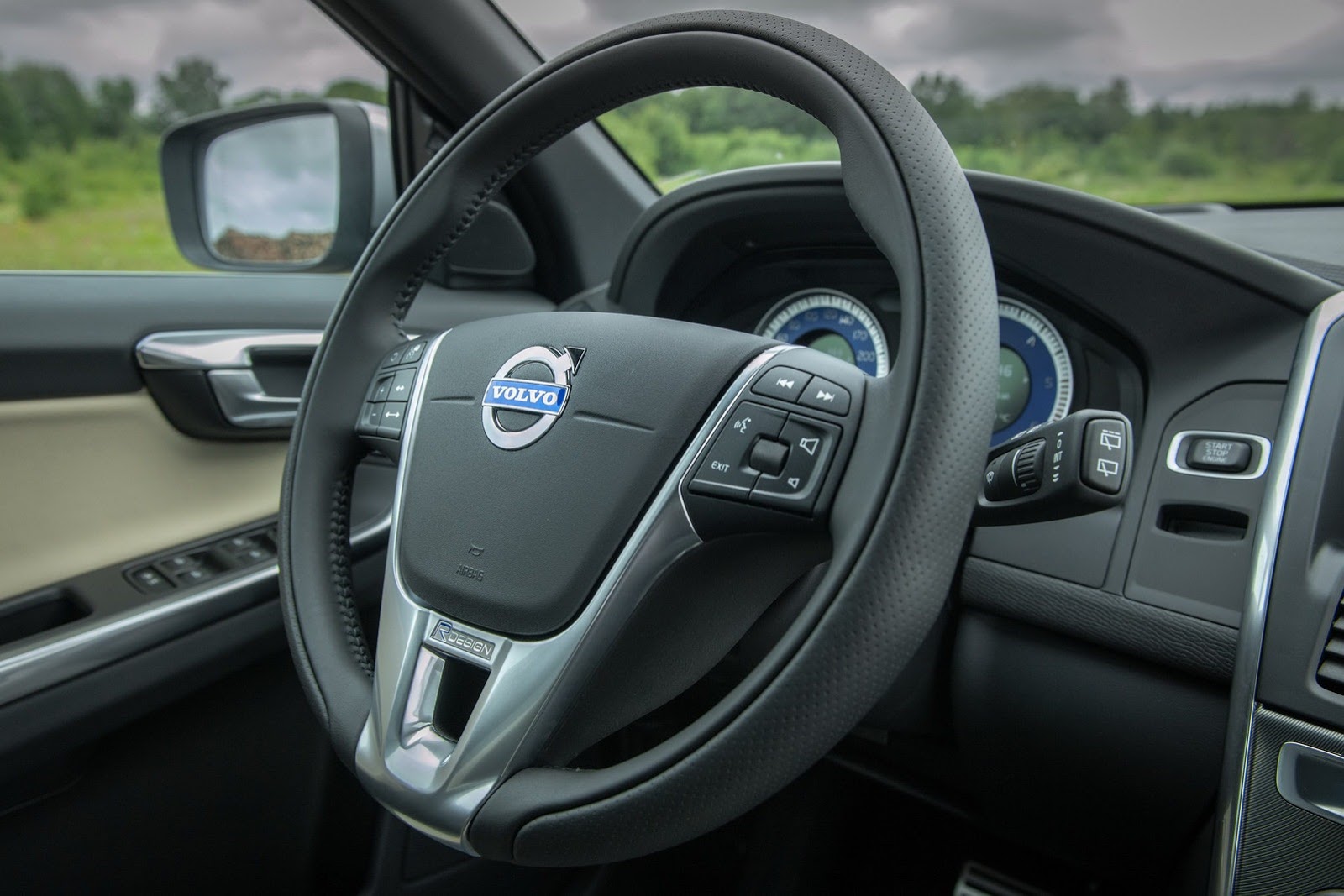 [2013-Volvo-XC60-6%255B2%255D.jpg]