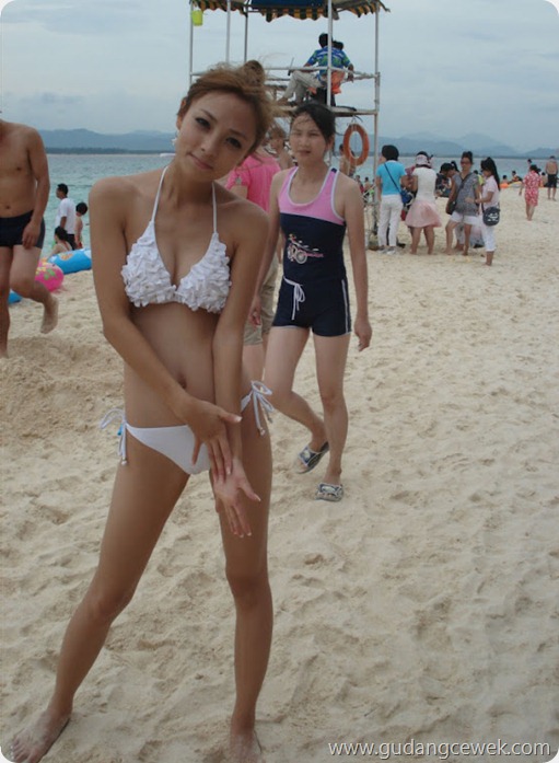 Zhang Nina Model Cantik dan Seksi Dari Beijing
