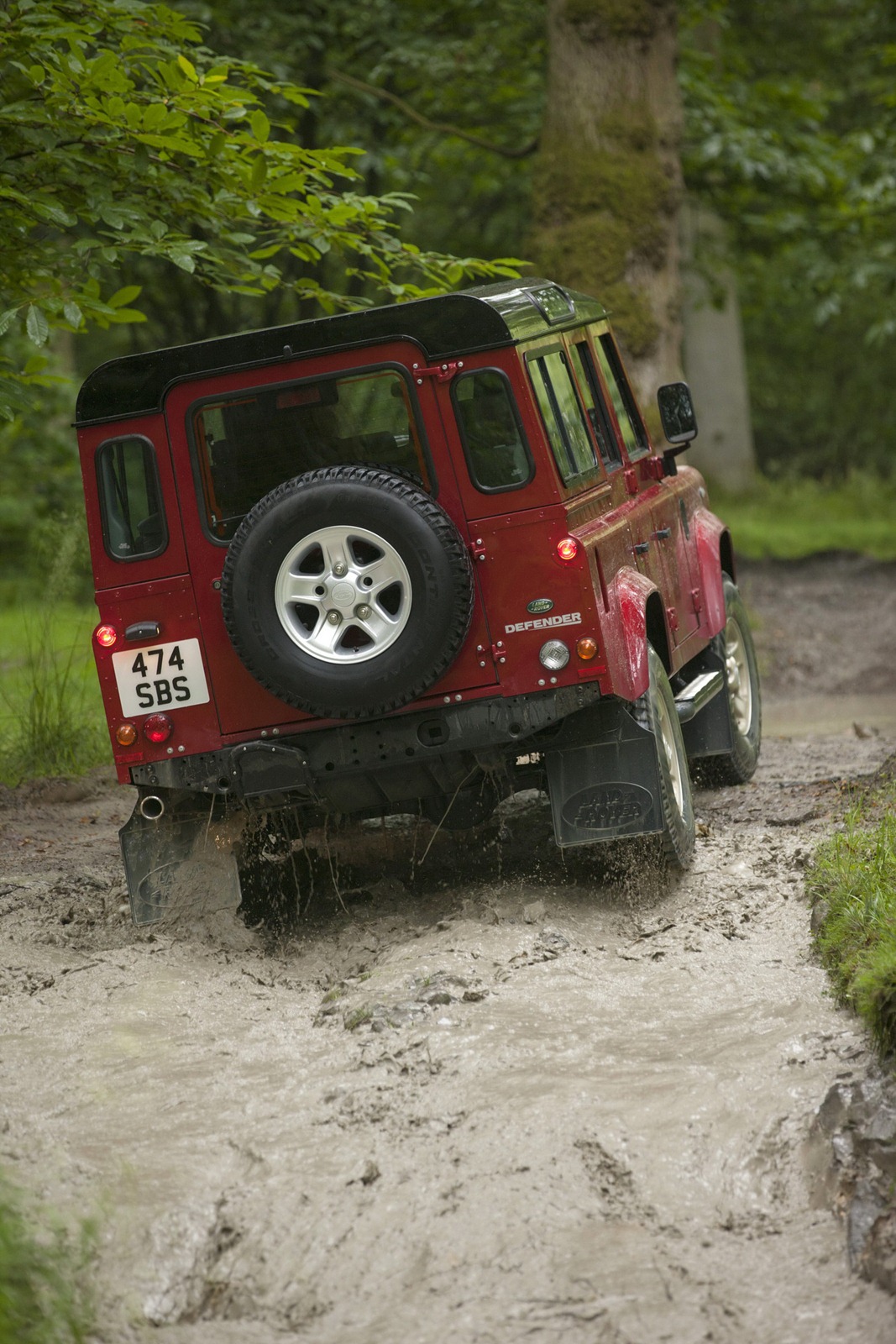 [2013-LR-Defender-20%255B2%255D.jpg]