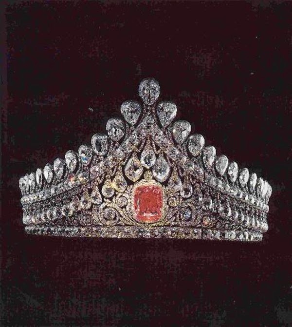 TIARA NUPCIAL DE LA FAMILIA IMPERIAL RUSA.