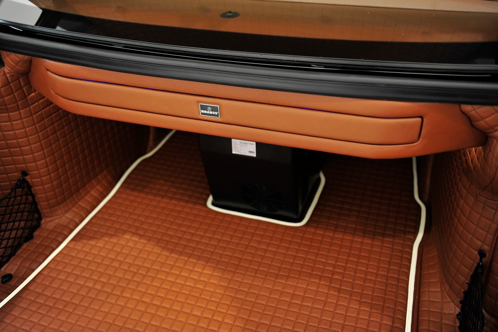 [Brabus-850-Biturbo-iBusiness-30%255B2%255D.jpg]