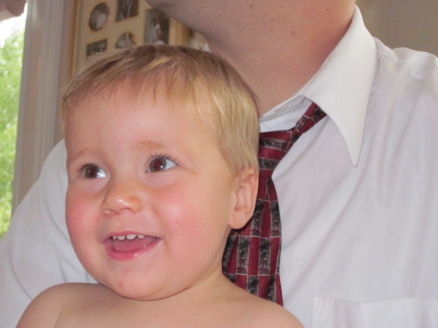 [aug10%2520logan%2520happy%2520on%2520bday%255B10%255D.jpg]