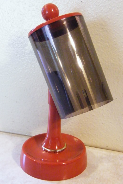 [Dixie-Cup-Dispenser1a2.jpg]