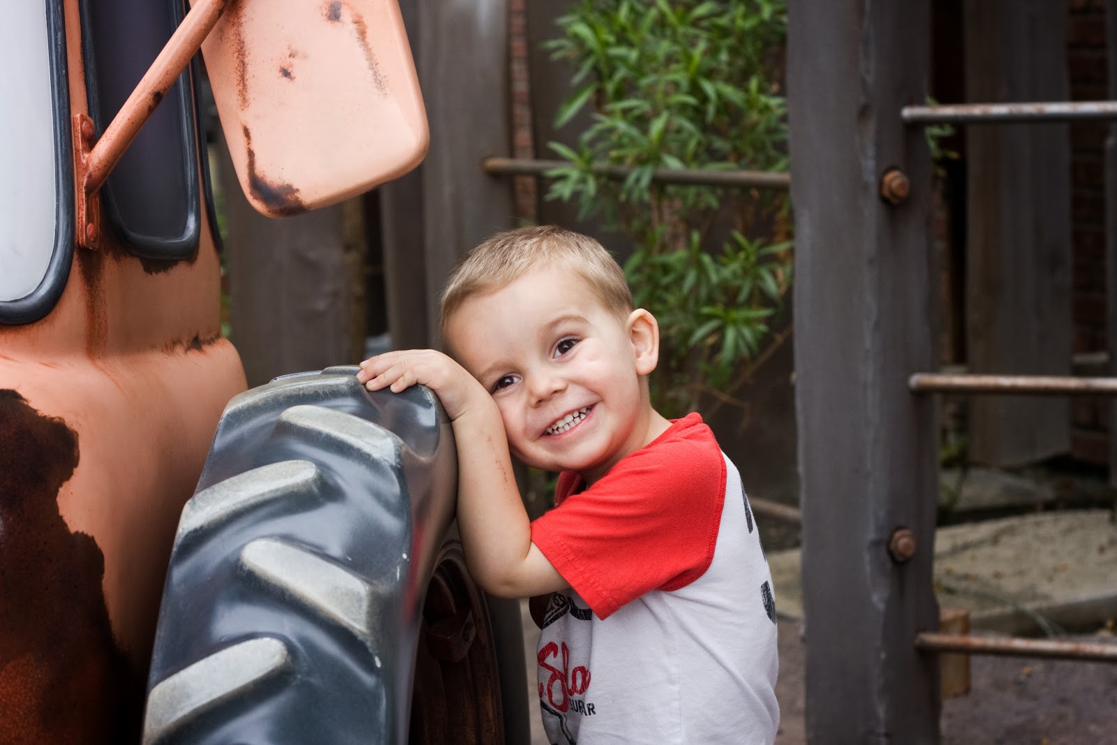 [Jacob%2520Maters%2520petting%2520zoo%255B4%255D.jpg]