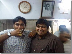 Deepak our guide in the dark shirt & Chinmai with his soul drink